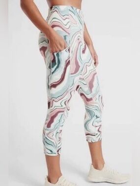 Athleta Ultimate Stash Pocket Capri Leggings